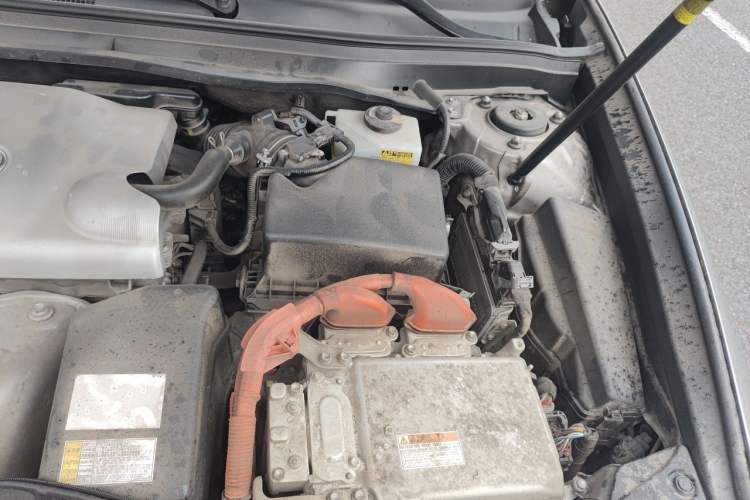 Used Lexus ES 2015 300h Comfort Edition Engine Bay Left