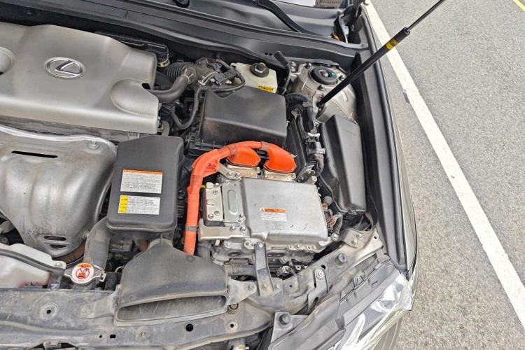Used Lexus ES 2015 300h Comfort Edition Engine Bay Left