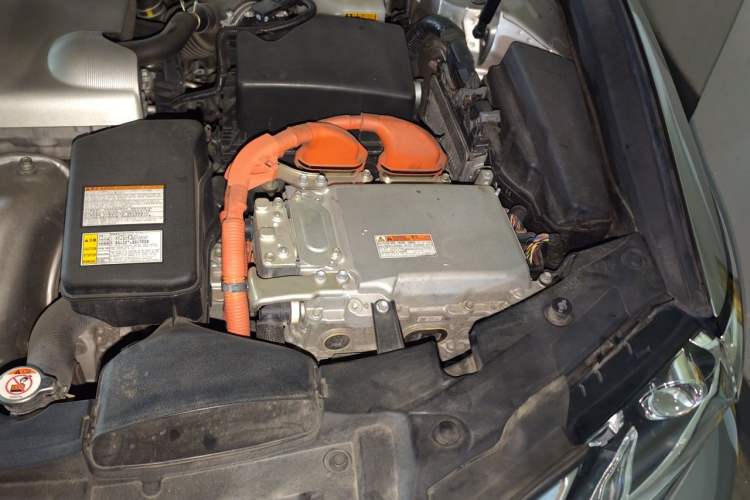 Used Lexus ES 2015 300h Comfort Edition Engine Bay Left