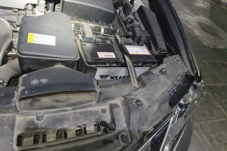 Used Lexus ES 2015 200 Comfort Edition Engine Bay Left