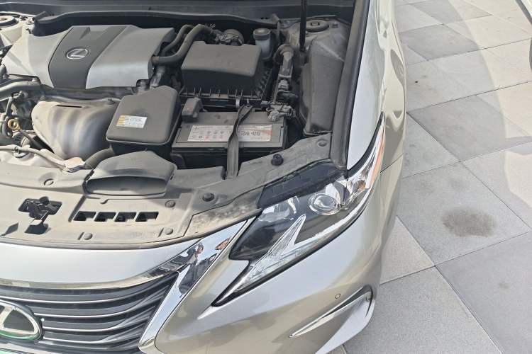 Used Lexus ES 2015 200 Elite Edition Engine Bay Left
