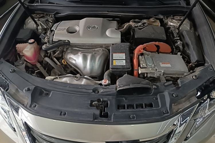 Used Lexus ES 2015 300h Comfort Edition Engine Bay
