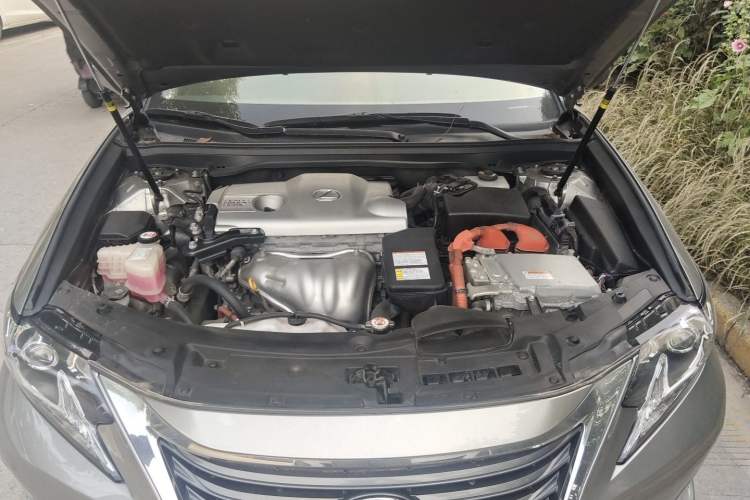 Used Lexus ES 2015 300h Comfort Edition Engine Bay