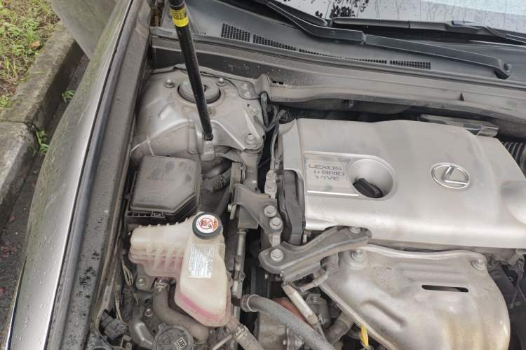 Used Lexus ES 2015 300h Comfort Edition Engine Bay Right