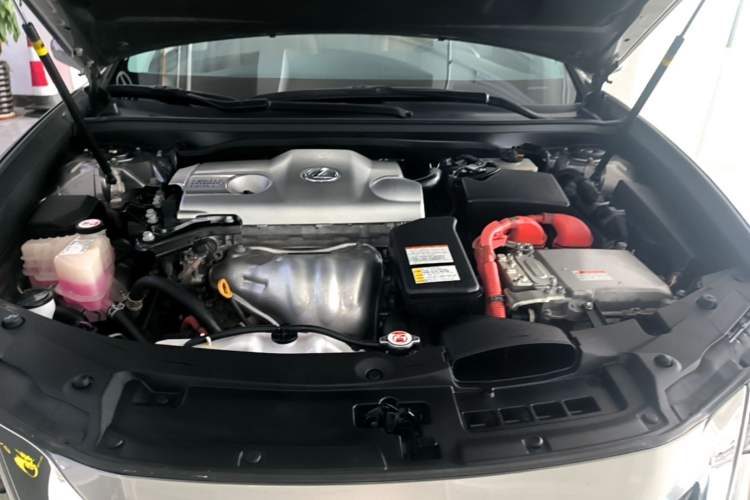 Used Lexus ES 2015 300h Comfort Edition Engine Bay