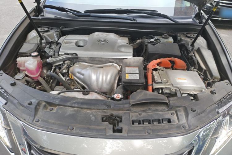 Used Lexus ES 2015 300h Luxury Edition Engine Bay