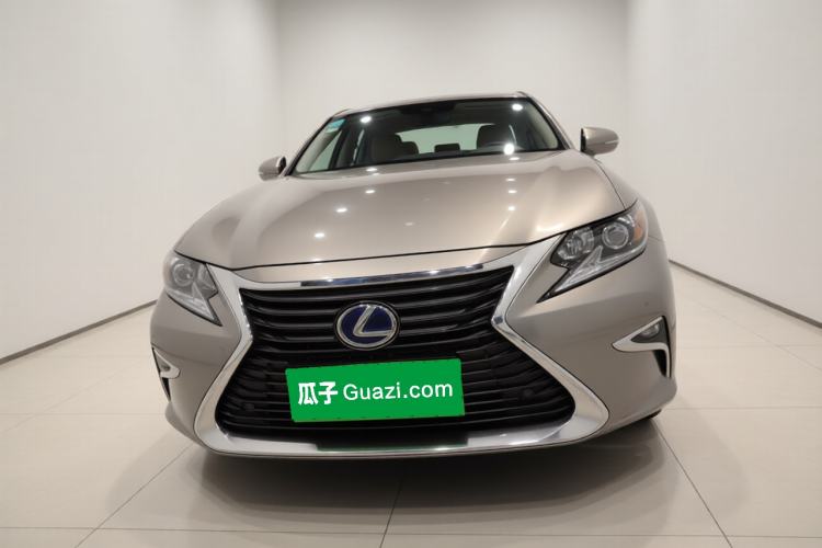 Used Lexus ES 2015 300h Comfort Edition Exterior 1