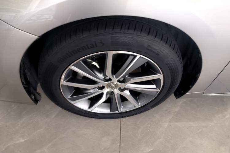 Used Lexus ES 2015 300h Comfort Edition Exterior 1