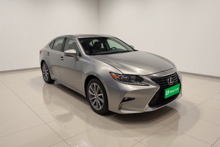 Used Lexus ES 2015 300h Comfort Edition Exterior 2