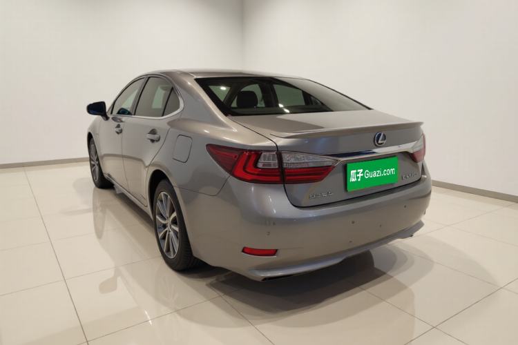 Used Lexus ES 2015 300h Comfort Edition Exterior 3