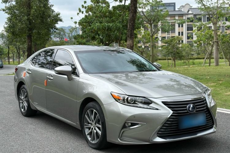 Used Lexus ES 2015 300h Comfort Edition Exterior 3