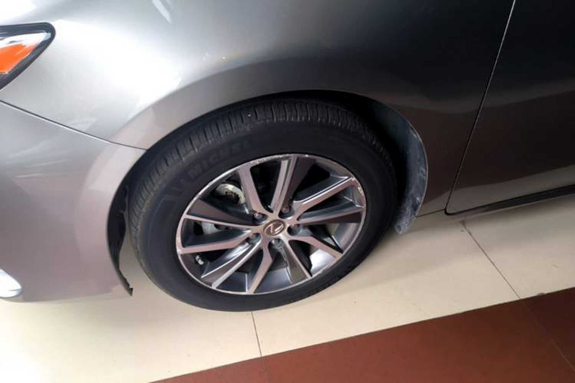 Used Lexus ES 2015 300h Luxury Edition Exterior 4