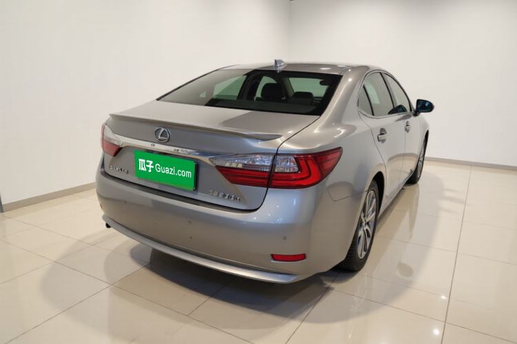Used Lexus ES 2015 300h Comfort Edition Exterior 5