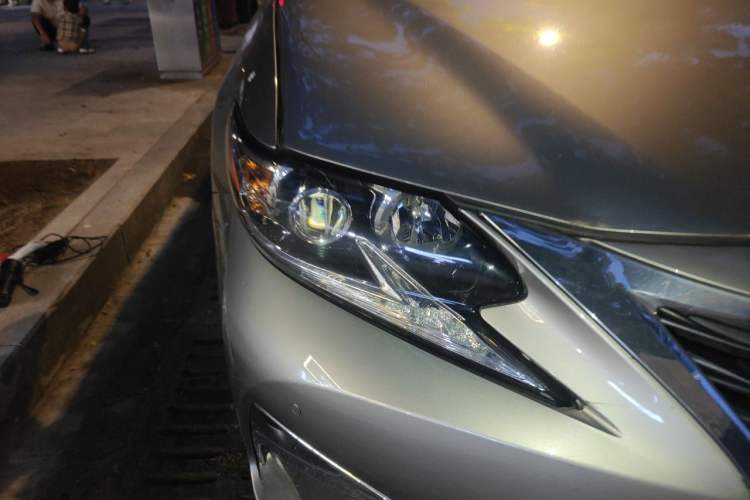 Used Lexus ES 2015 300h Comfort Edition Exterior 6