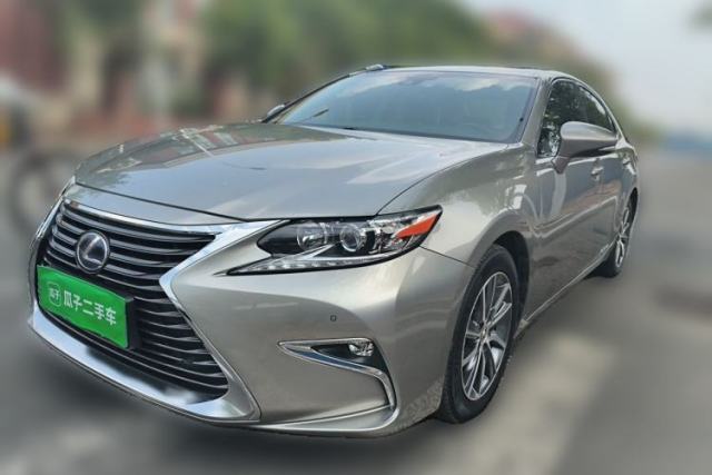 Used Lexus ES 2015 300h Comfort Edition