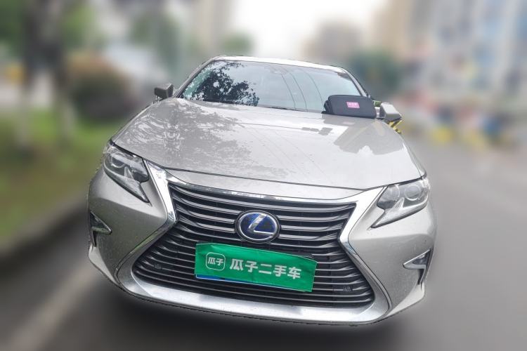 Used Lexus ES 2015 300h Comfort Edition Front