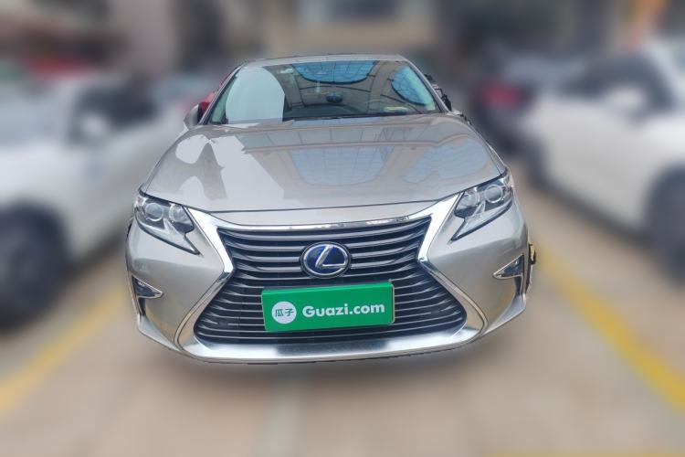 Used Lexus ES 2015 300h Comfort Edition Front