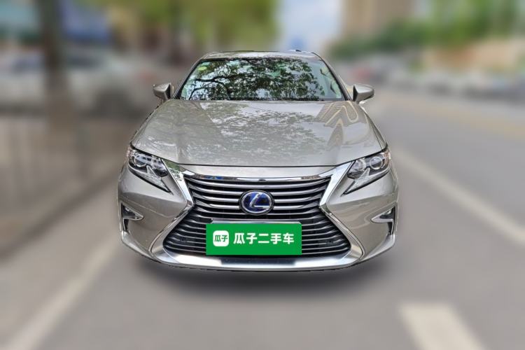Used Lexus ES 2015 300h Comfort Edition Front