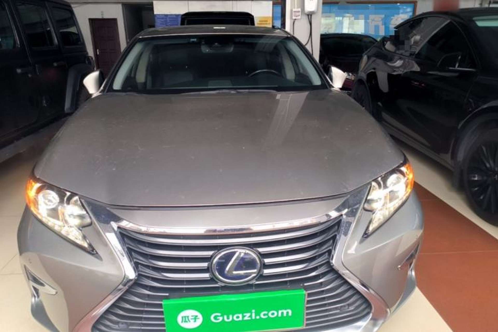 Used Lexus ES 2015 300h Luxury Edition Front