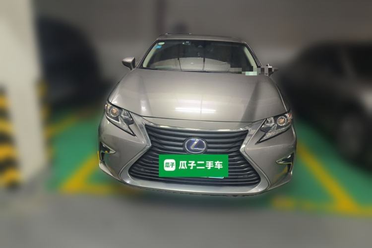 Used Lexus ES 2015 300h Comfort Edition Front