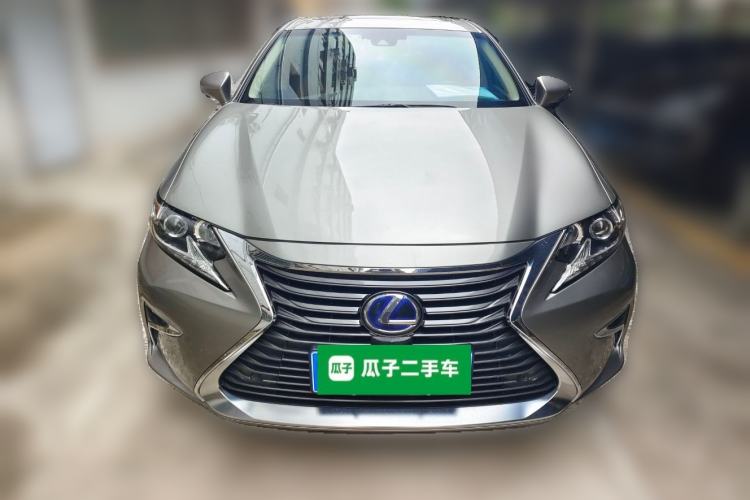 Used Lexus ES 2015 300h Comfort Edition Front