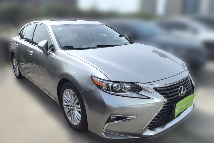 Used Lexus ES 2015 200 Elite Edition Front Right 45 Deg
