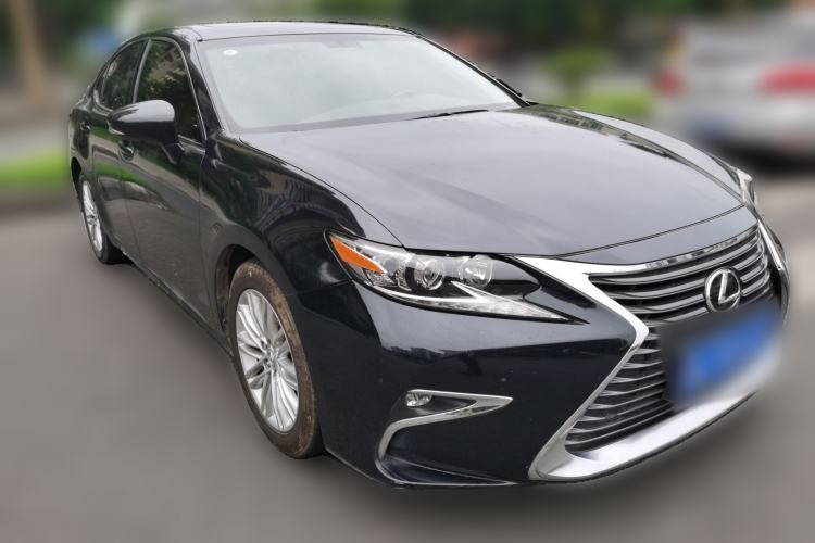 Used Lexus ES 2015 200 Elite Edition Front Right 45 Deg