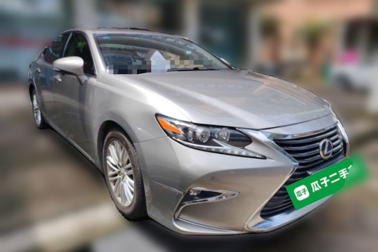 Used Lexus ES 2015 200 Elite Edition Front Right 45 Deg