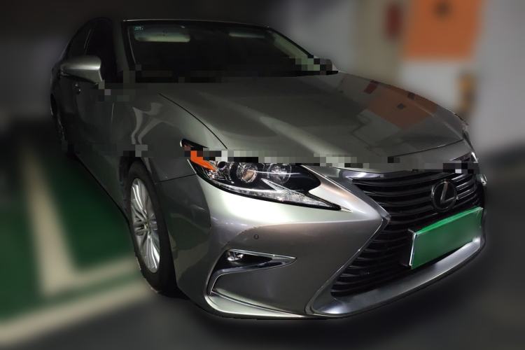 Used Lexus ES 2015 200 Comfort Edition Front Right 45 Deg