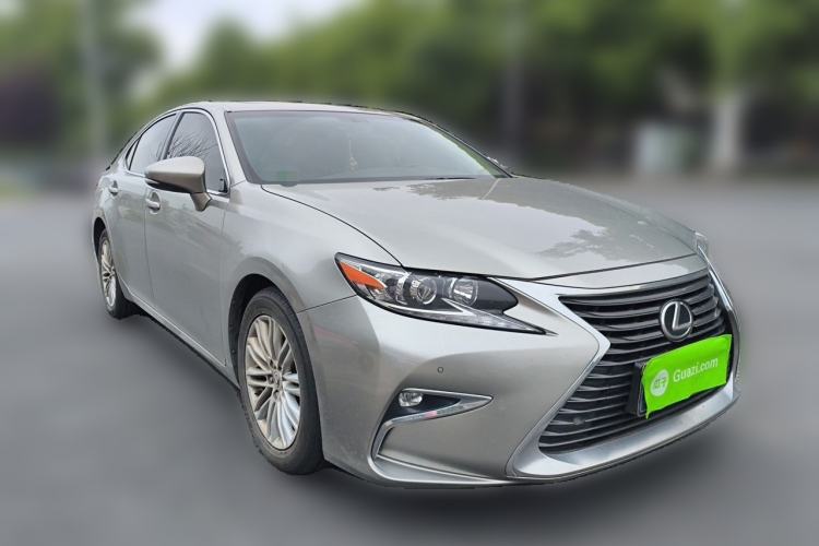 Used Lexus ES 2015 200 Elite Edition Front Right 45 Deg