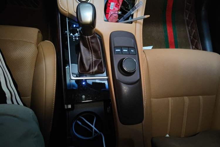 Used Lexus ES 2015 250 Elegant Edition Gear Lever