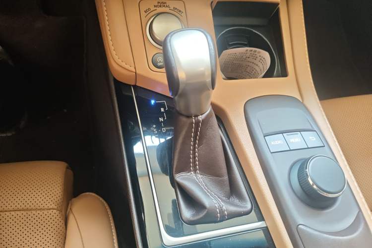 Used Lexus ES 2015 200 Elite Edition Gear Lever