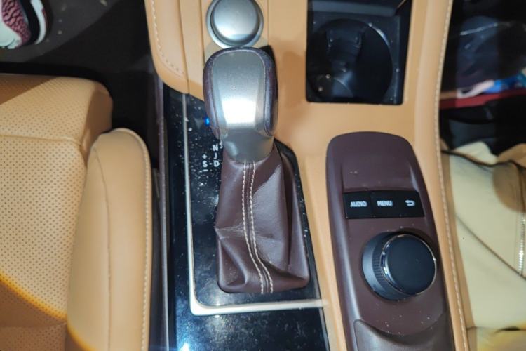 Used Lexus ES 2015 200 Elite Edition Gear Lever