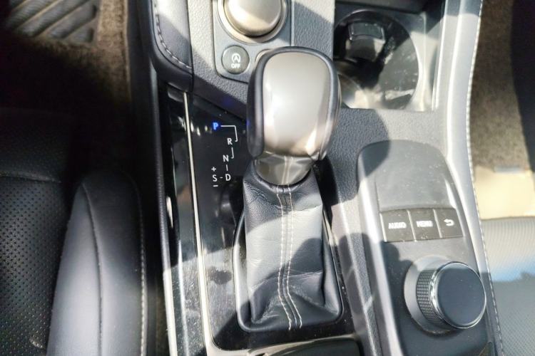 Used Lexus ES 2015 200 Elite Edition Gear Lever