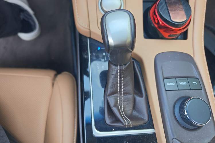 Used Lexus ES 2015 200 Elite Edition Gear Lever