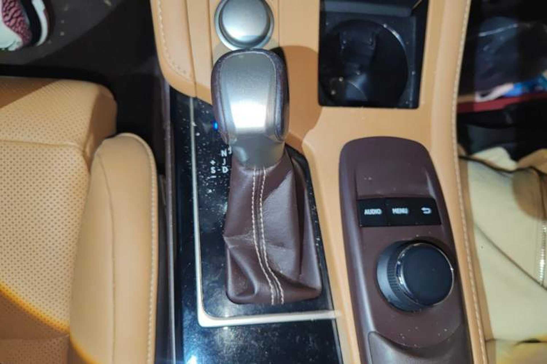 Used Lexus ES 2015 200 Elite Edition Gear Lever