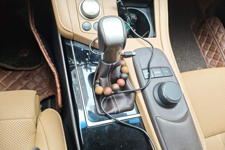 Used Lexus ES 2015 200 Comfort Edition Gear Lever