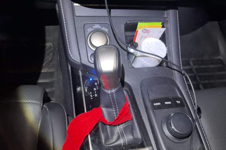 Used Lexus ES 2015 200 Elite Edition Gear Lever