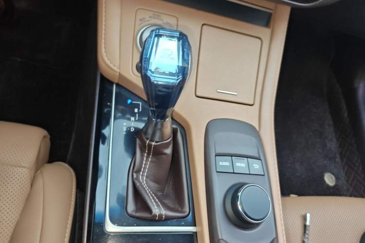 Used Lexus ES 2015 200 Elite Edition Gear Lever