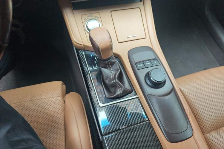 Used Lexus ES 2015 200 Comfort Edition Gear Lever