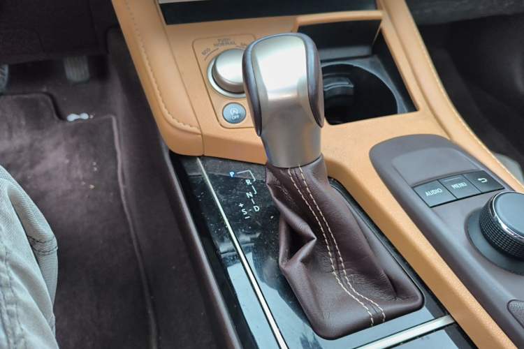 Used Lexus ES 2015 200 Elite Edition Gear Lever