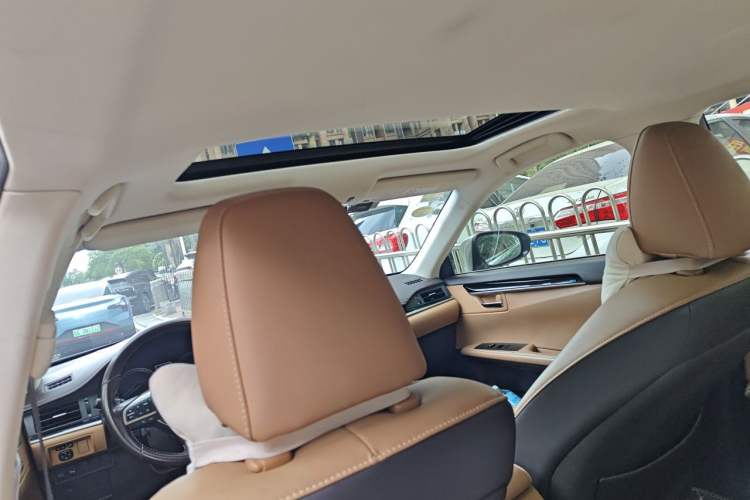 Used Lexus ES 2015 300h Comfort Edition Headliner