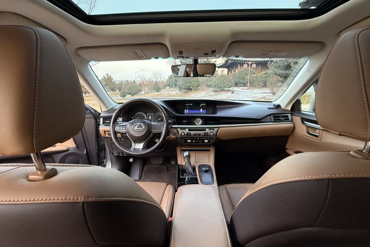 Used Lexus ES 2015 200 Elite Edition Interior 1