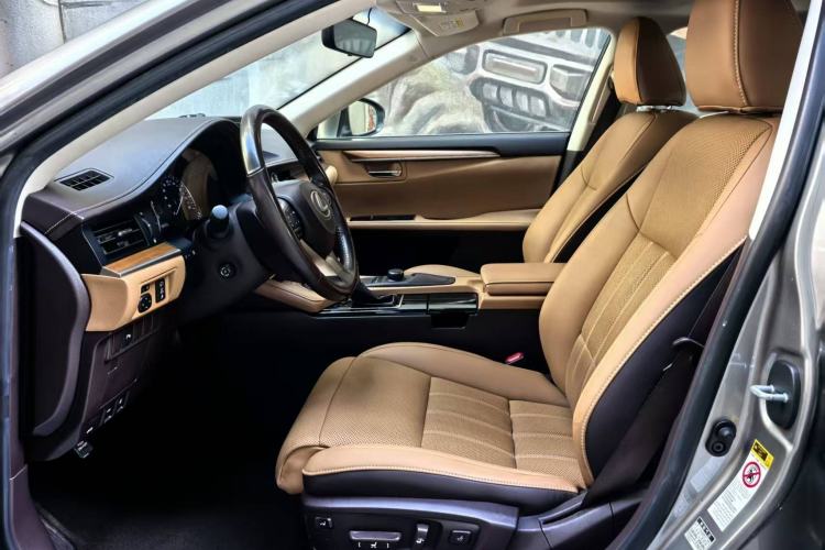Used Lexus ES 2015 250 Elegant Edition Interior 2