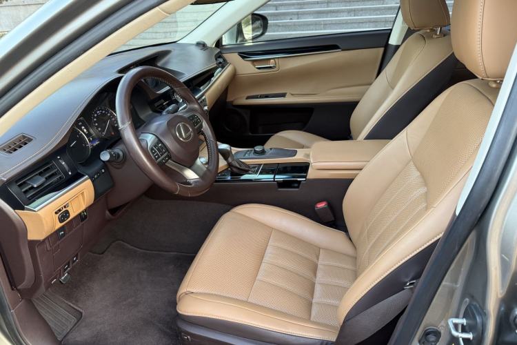 Used Lexus ES 2015 200 Elite Edition Interior 2