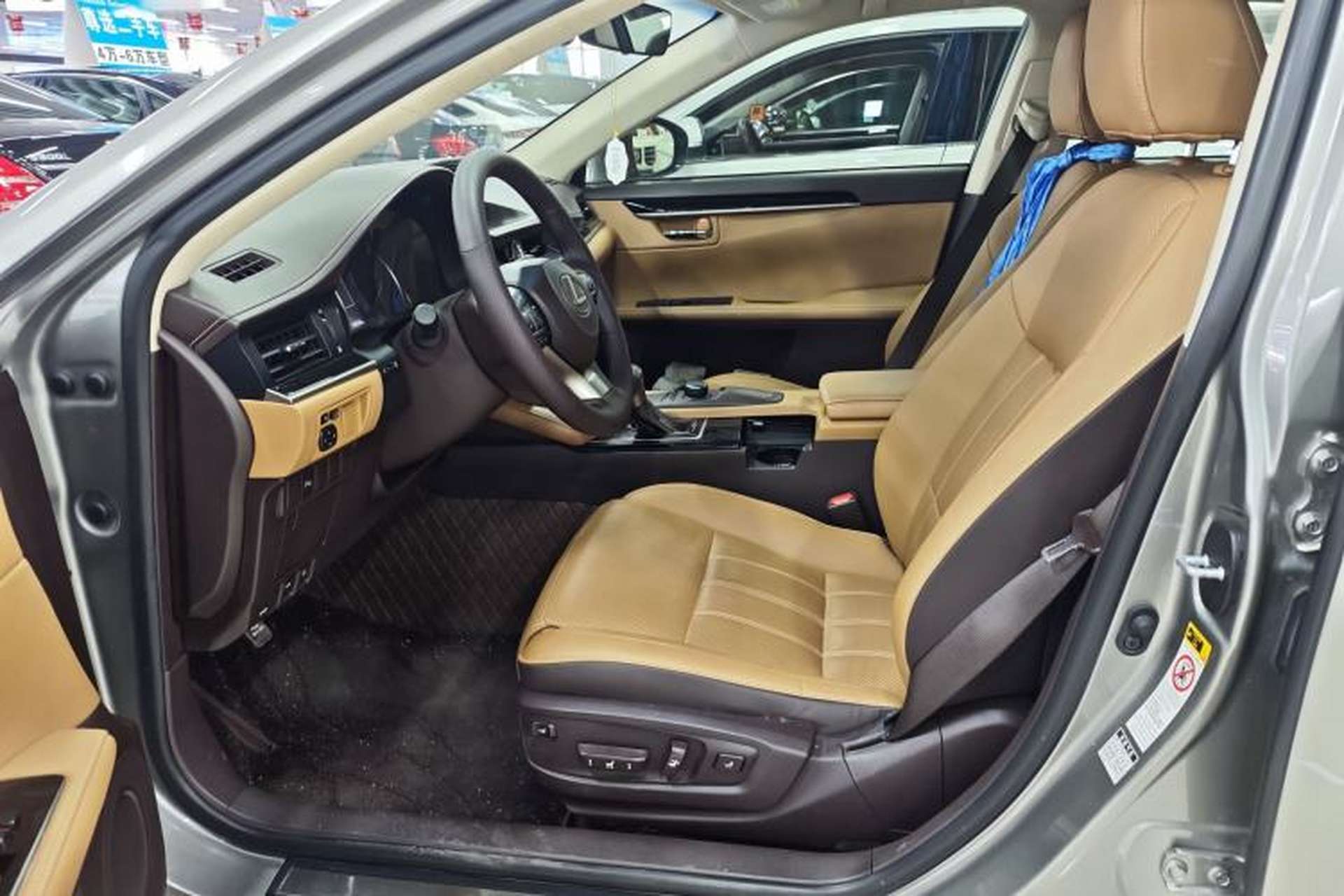 Used Lexus ES 2015 200 Elite Edition Interior 3