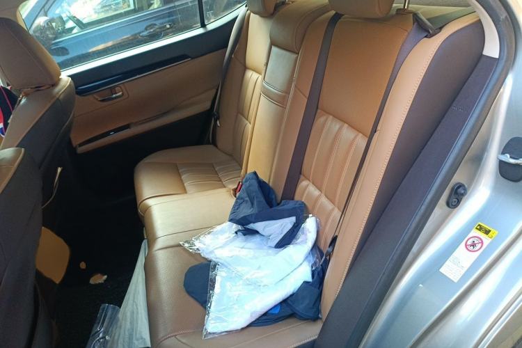 Used Lexus ES 2015 200 Elite Edition Interior 4