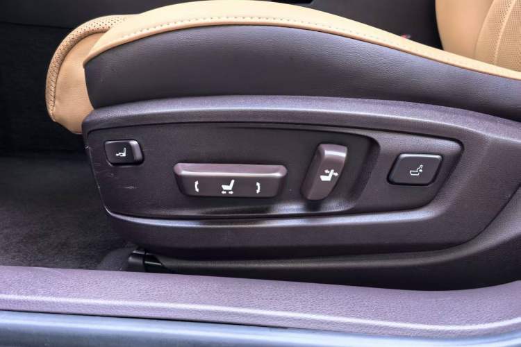 Used Lexus ES 2015 250 Elegant Edition Interior 7