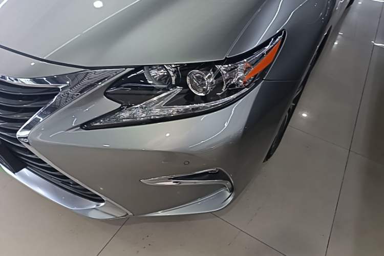 Used Lexus ES 2015 300h Comfort Edition Left Front Headlight