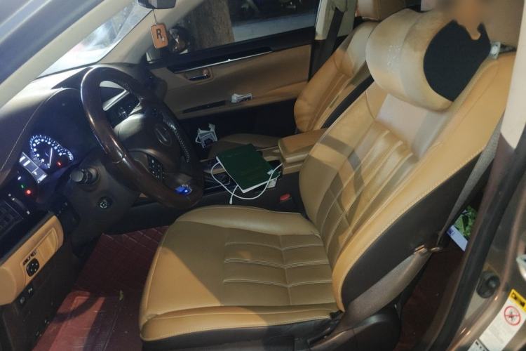 Used Lexus ES 2015 300h Comfort Edition Left Front Seat